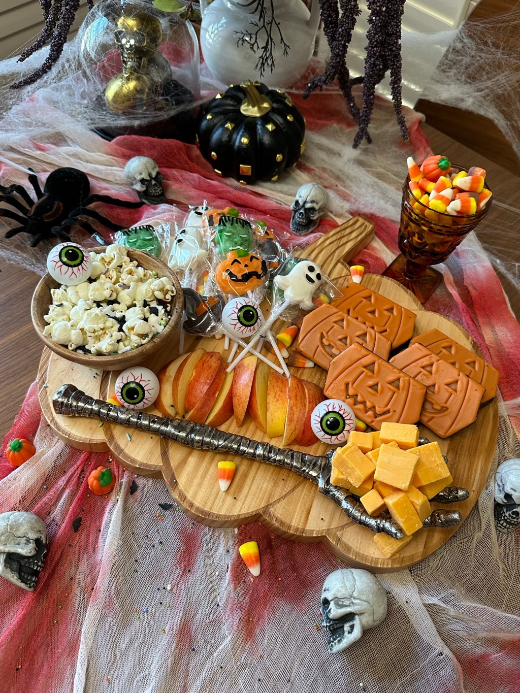 Pumpkin-Shaped Charcuterie Board: A Spooky and Festive Creative&nbsp;Gift
